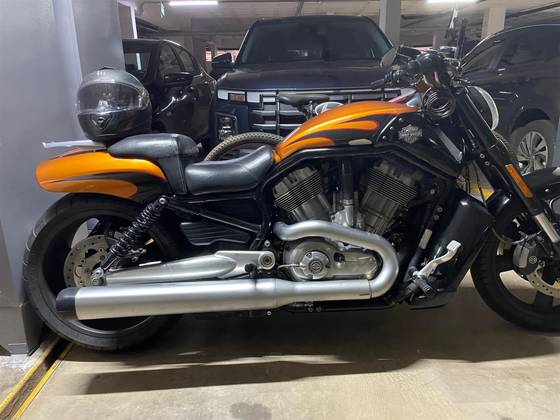 HARLEY-DAVIDSON V-ROD MUSCLE HARLEY-DAVIDSON V-ROD MUSCLE